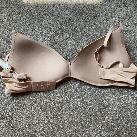 Skims Wireless Bra Size 32D NWT - Picture 2 of 4